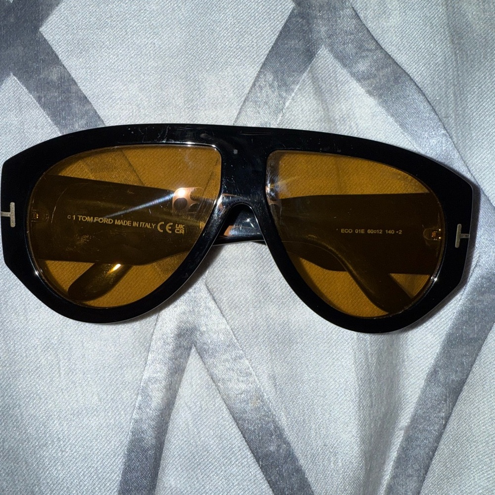 Tom Ford Black Frame Sunglasses with Amber Lenses - Picture 7 of 9